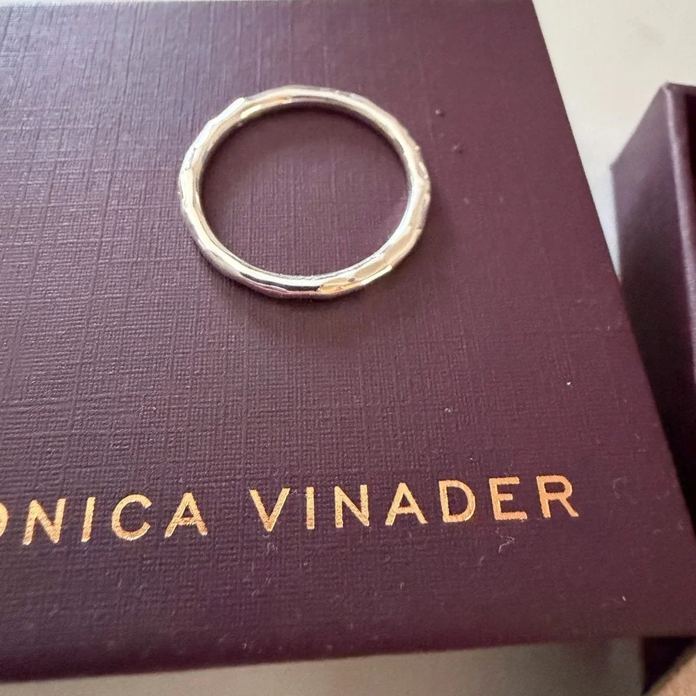 Monica Vinader sterling silver Siren Hammered Ring Size 8 (Q) NWT - Picture 2 of 5